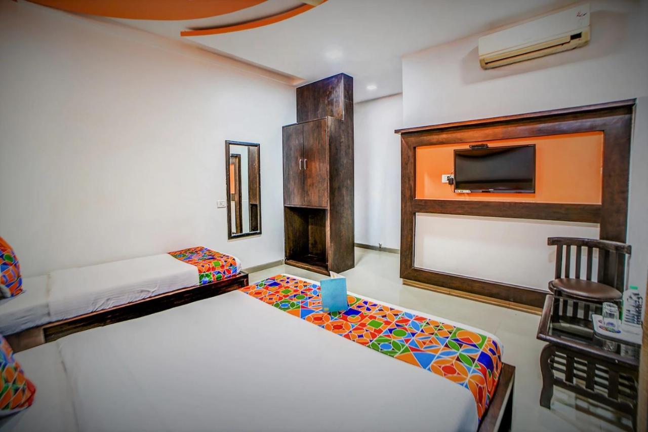 Hotel Adore Palace Mumbai Exterior photo