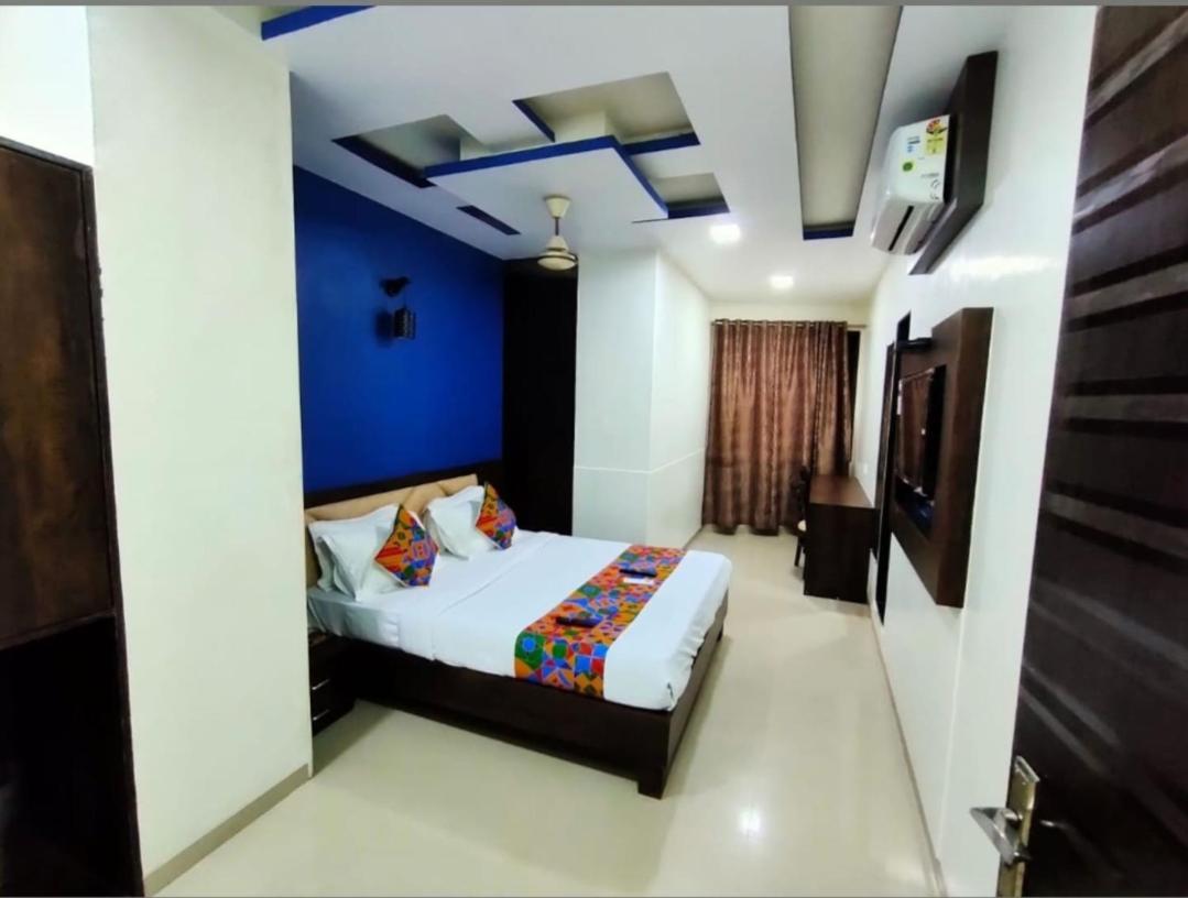 Hotel Adore Palace Mumbai Exterior photo